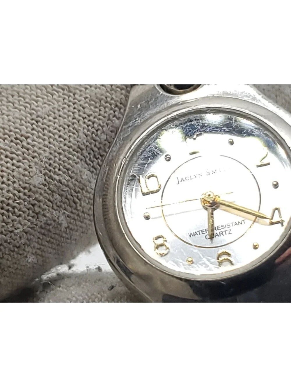 Jaclyn Smith Womens Watch New Battery Silver Tone 22mm